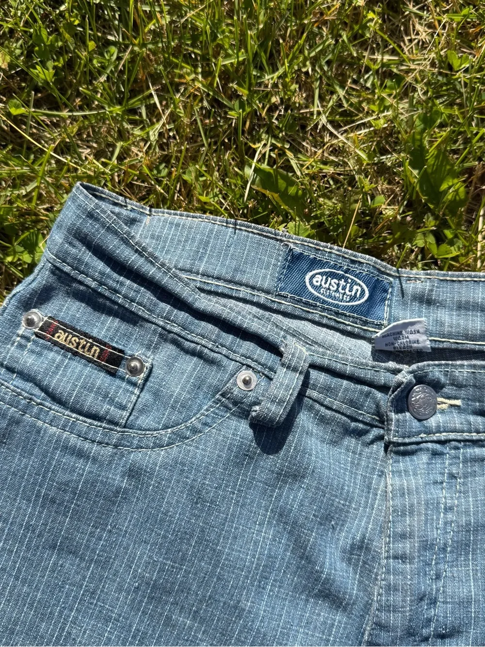 Austin Clothing Co. Size 9 Striped Denim Mom Shorts
